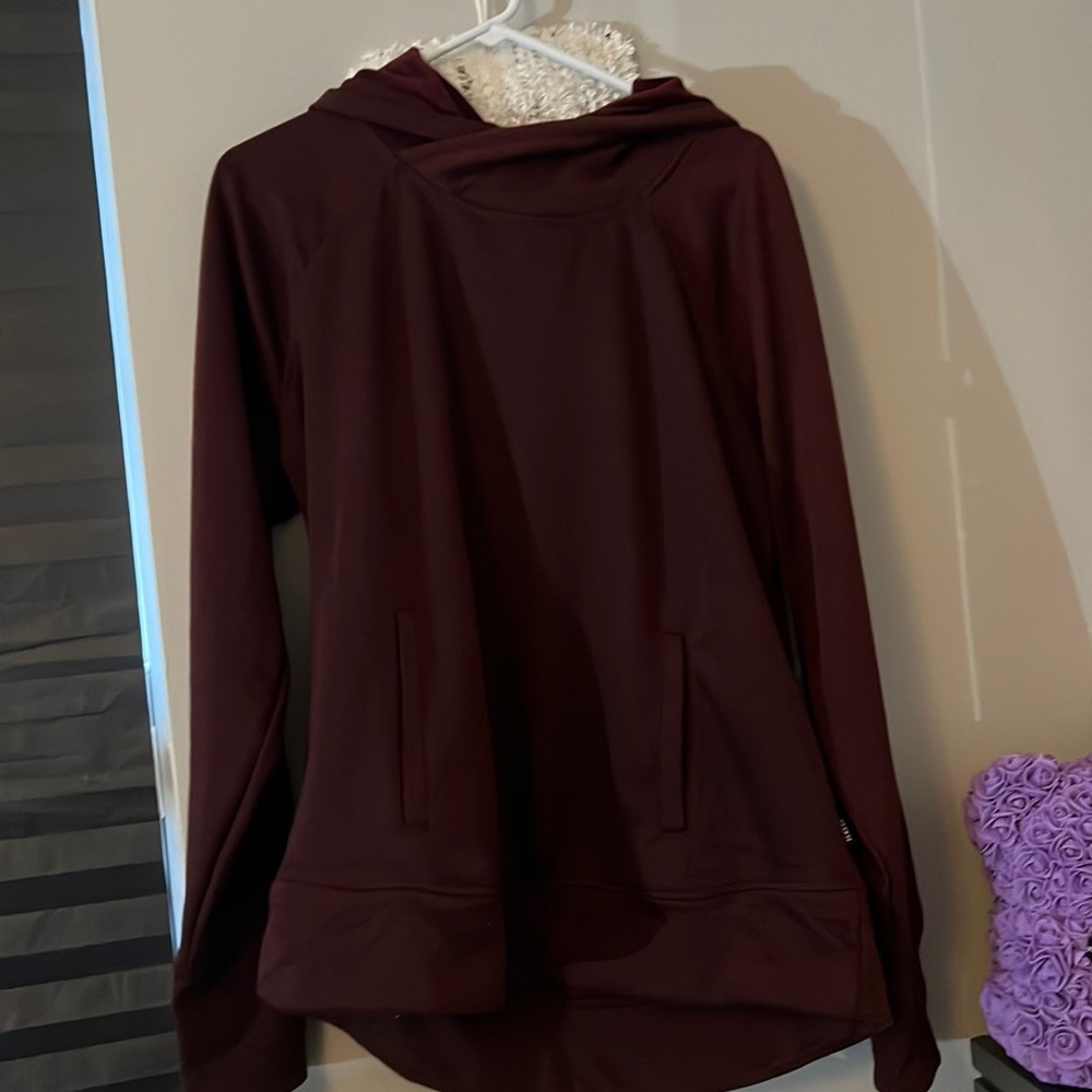 Burgundy pull over hoodie